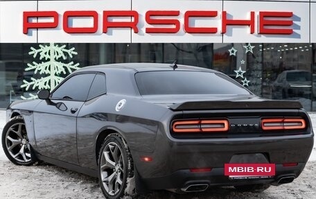 Dodge Challenger III рестайлинг 2, 2016 год, 4 990 000 рублей, 7 фотография