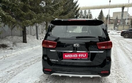 KIA Carnival III, 2018 год, 2 650 000 рублей, 3 фотография