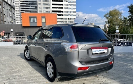 Mitsubishi Outlander III рестайлинг 3, 2013 год, 1 419 000 рублей, 5 фотография