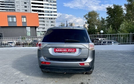 Mitsubishi Outlander III рестайлинг 3, 2013 год, 1 419 000 рублей, 4 фотография