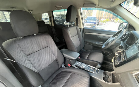 Mitsubishi Outlander III рестайлинг 3, 2013 год, 1 419 000 рублей, 9 фотография