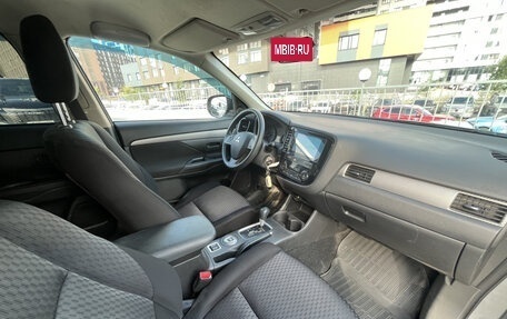 Mitsubishi Outlander III рестайлинг 3, 2013 год, 1 419 000 рублей, 7 фотография