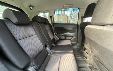 Mitsubishi Outlander III рестайлинг 3, 2013 год, 1 419 000 рублей, 28 фотография