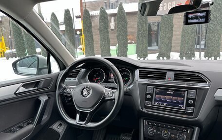 Volkswagen Tiguan II, 2018 год, 2 550 000 рублей, 10 фотография