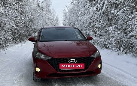 Hyundai Solaris II рестайлинг, 2021 год, 1 645 000 рублей, 2 фотография