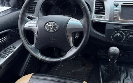 Toyota Hilux VII, 2014 год, 3 600 000 рублей, 10 фотография