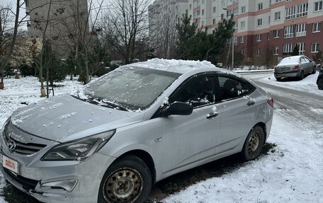 Hyundai Solaris II рестайлинг, 2015 год, 370 000 рублей, 2 фотография