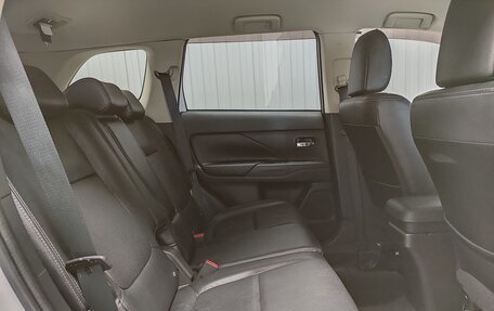 Mitsubishi Outlander III рестайлинг 3, 2012 год, 1 390 000 рублей, 10 фотография