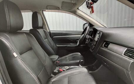 Mitsubishi Outlander III рестайлинг 3, 2012 год, 1 390 000 рублей, 9 фотография