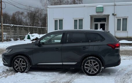 Mitsubishi Outlander III рестайлинг 3, 2015 год, 1 250 000 рублей, 6 фотография