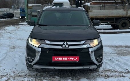 Mitsubishi Outlander III рестайлинг 3, 2015 год, 1 250 000 рублей, 7 фотография