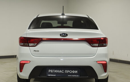 KIA Rio IV, 2019 год, 1 370 000 рублей, 4 фотография