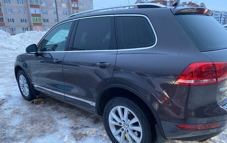 Volkswagen Touareg III, 2011 год, 2 150 000 рублей, 2 фотография