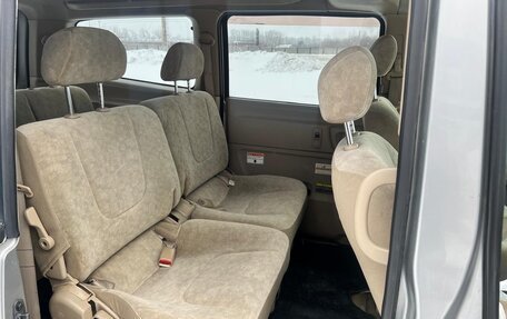 Nissan Serena II, 2003 год, 855 000 рублей, 5 фотография