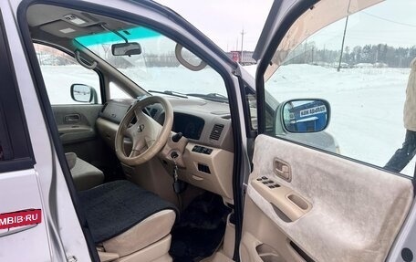 Nissan Serena II, 2003 год, 855 000 рублей, 3 фотография