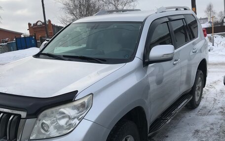 Toyota Land Cruiser Prado 150 рестайлинг 2, 2013 год, 4 000 000 рублей, 8 фотография