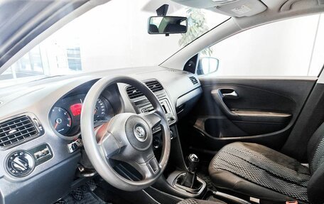 Volkswagen Polo VI (EU Market), 2013 год, 700 000 рублей, 20 фотография