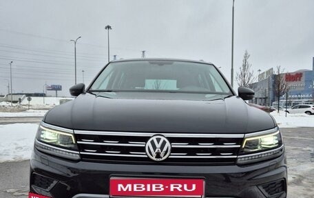 Volkswagen Tiguan II, 2017 год, 2 570 000 рублей, 3 фотография