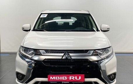 Mitsubishi Outlander III рестайлинг 3, 2022 год, 3 320 000 рублей, 3 фотография