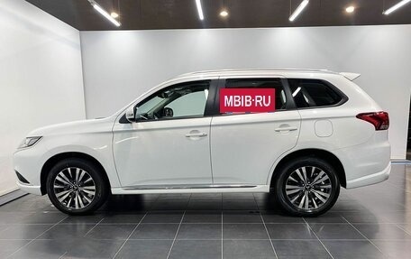 Mitsubishi Outlander III рестайлинг 3, 2022 год, 3 320 000 рублей, 7 фотография