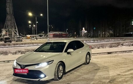 Toyota Camry, 2020 год, 2 500 000 рублей, 2 фотография