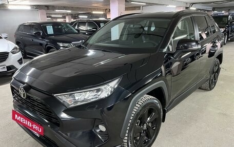 Toyota RAV4, 2021 год, 3 350 000 рублей, 2 фотография