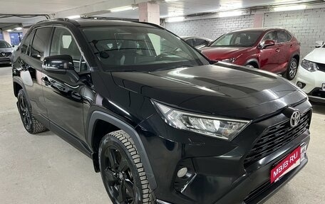 Toyota RAV4, 2021 год, 3 350 000 рублей, 4 фотография