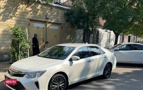 Toyota Camry, 2016 год, 2 200 000 рублей, 4 фотография