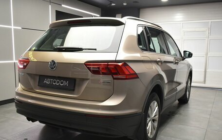 Volkswagen Tiguan II, 2019 год, 2 149 000 рублей, 6 фотография