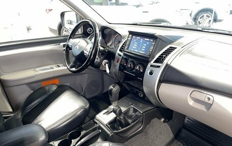 Mitsubishi Pajero Sport II рестайлинг, 2011 год, 1 799 000 рублей, 10 фотография