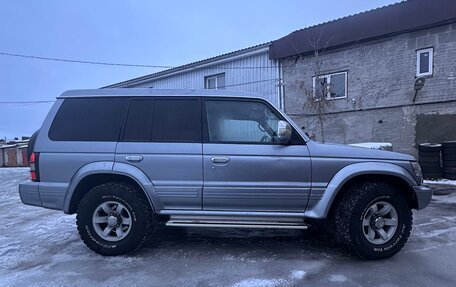 Mitsubishi Pajero III рестайлинг, 1993 год, 700 000 рублей, 2 фотография