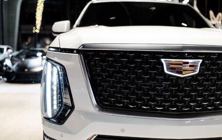 Cadillac Escalade V, 2025 год, 29 910 000 рублей, 38 фотография