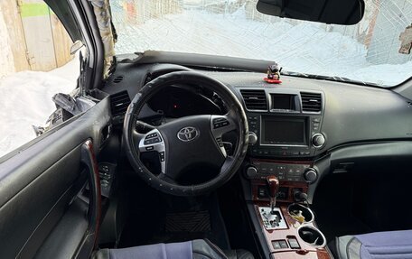 Toyota Highlander III, 2011 год, 1 400 808 рублей, 2 фотография