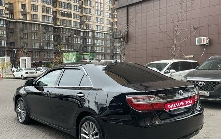 Toyota Camry, 2017 год, 2 360 000 рублей, 4 фотография