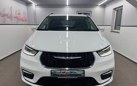 Chrysler Pacifica (RU), 2022 год, 7 755 000 рублей, 1 фотография