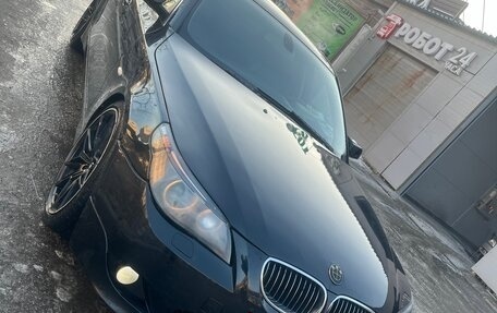 BMW 5 серия, 2004 год, 850 000 рублей, 12 фотография