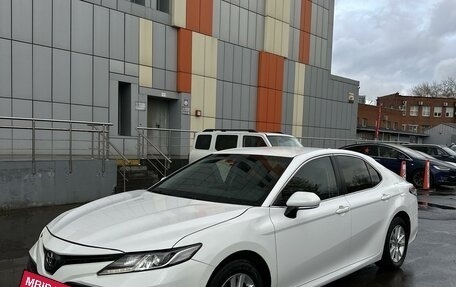 Toyota Camry, 2019 год, 2 250 000 рублей, 4 фотография