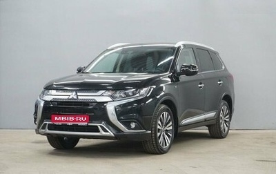 Mitsubishi Outlander III рестайлинг 3, 2019 год, 3 190 000 рублей, 1 фотография