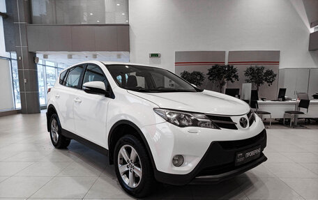 Toyota RAV4, 2015 год, 1 887 000 рублей, 3 фотография