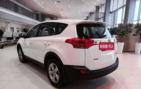 Toyota RAV4, 2015 год, 1 887 000 рублей, 7 фотография