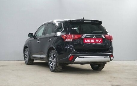 Mitsubishi Outlander III рестайлинг 3, 2019 год, 3 190 000 рублей, 6 фотография