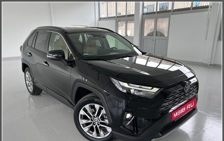 Toyota RAV4, 2023 год, 5 100 000 рублей, 3 фотография