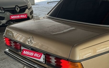 Mercedes-Benz W123, 1982 год, 470 000 рублей, 10 фотография