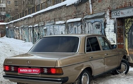 Mercedes-Benz W123, 1982 год, 470 000 рублей, 2 фотография