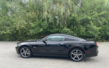 Ford Mustang VI рестайлинг, 2011 год, 4 500 000 рублей, 4 фотография