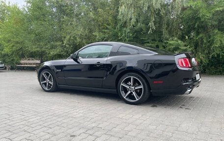 Ford Mustang VI рестайлинг, 2011 год, 4 500 000 рублей, 2 фотография