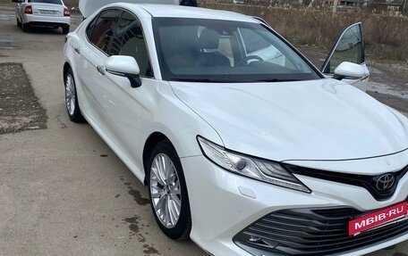 Toyota Camry, 2019 год, 3 300 000 рублей, 4 фотография