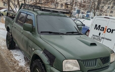 Mitsubishi L200 III рестайлинг, 2005 год, 750 000 рублей, 2 фотография