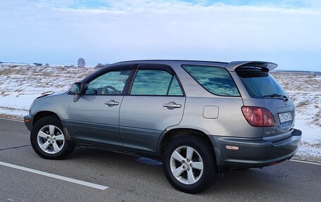 Lexus RX IV рестайлинг, 2000 год, 985 000 рублей, 2 фотография