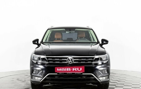 Volkswagen Tiguan II, 2018 год, 2 375 000 рублей, 2 фотография